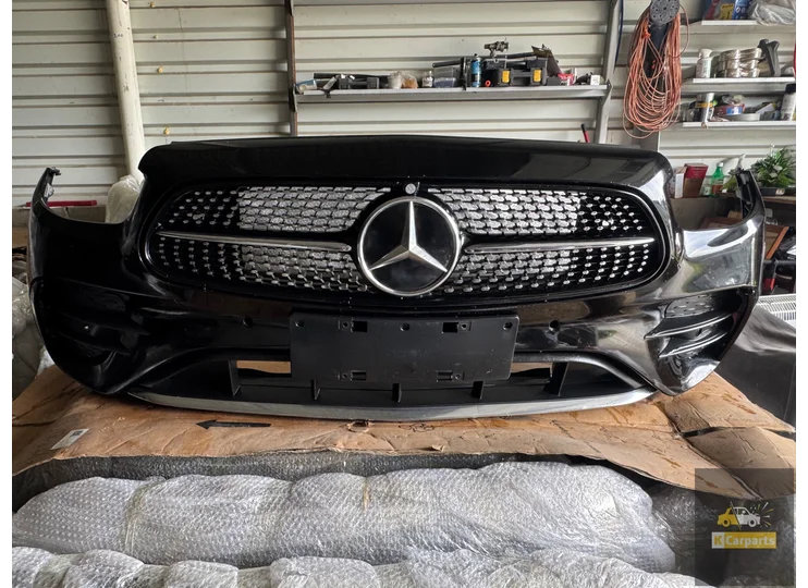 Pare-chocs avant AMG relooké pour Mercedes Classe E W213 (2019-2025)