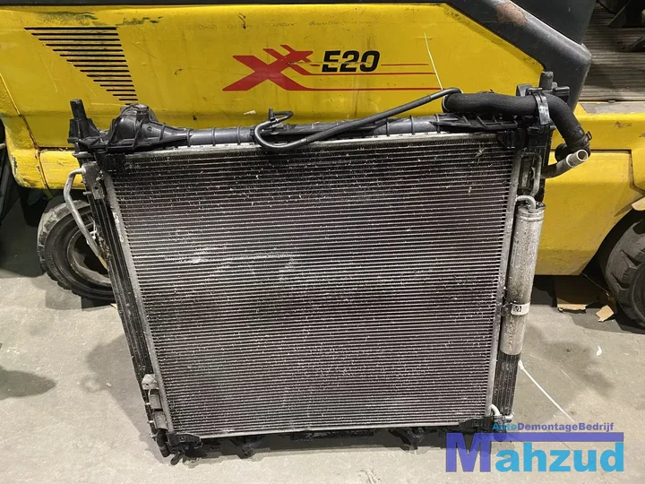 landrover-discovery-5-lr-zwart-voorkop-20182022 — foto 30