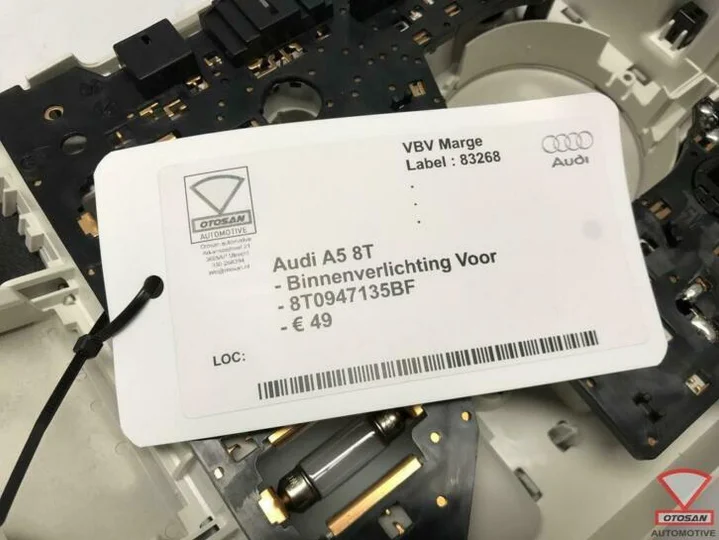 audi-a5-8t-binnenverlichting-voor-8t0947135bf — foto 2