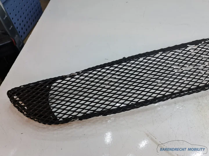 amg-bumpergrille-mercedes-w203-c-klasse-zwart-origineel-gebruikt-gaas-a2038851353 — foto 5