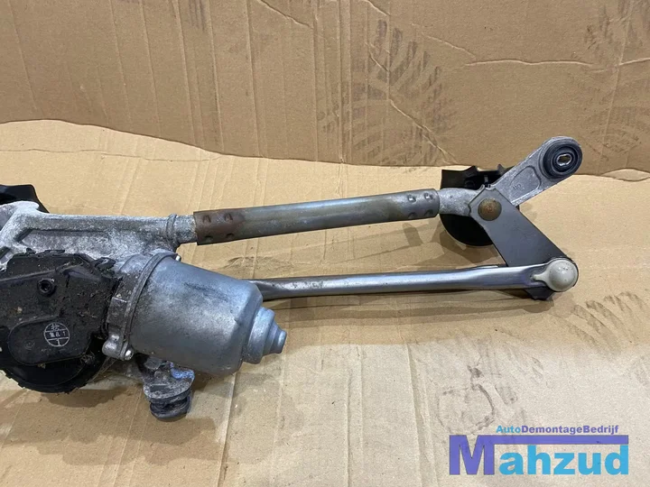 toyota-yaris-p9-ruitenwissermotor-mechaniek-voor-851100d070 — foto 3