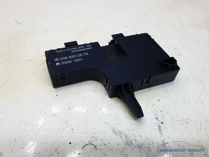 mercedes-w209-c209-clk-keyless-go-module-a2098200575-origineel-nette-staat-gebruikt-elektronica-2002-2003-2004-2005-2006-2007-2008-2009-barendrecht-mobility-service — foto 3