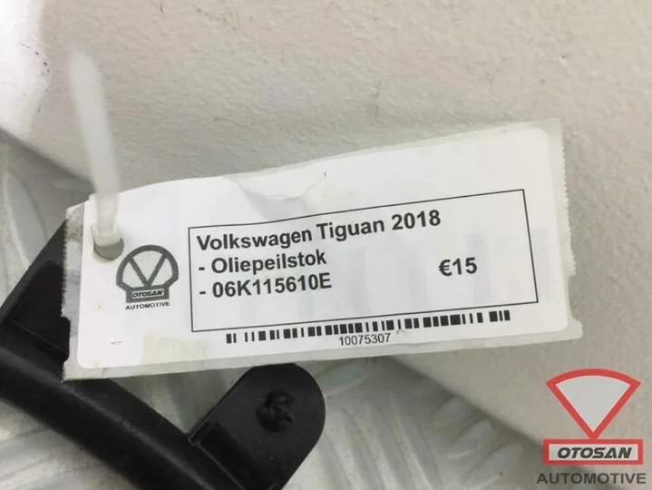 vw-tiguan-5na-2018-oliepeilstok-olie-peilstok-06k115610e — foto 2