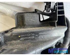 skoda-fabia-3-ruitensproeiertank-reservoir-6r0955453d-0421 — foto 3