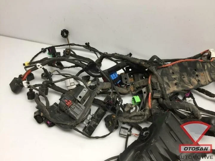 vw-passat-b8-2019-kabelboom-motorruimte — foto 4