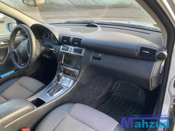 mercedes-cklasse-w203-s203-dashboardkast-handschoenenkast-20012007 — foto 3