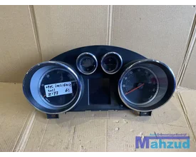 opel-insignia-a-teller-kilometer-365903926-achd-engels