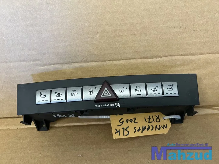 mercedes-slk-r171-dashboard-midden-alarm-schakelaar-20042011 — foto 2