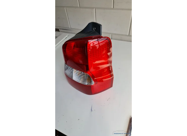 mazda-demio-facelift-achterlicht-rechts-origineel-nette-staat-gebruikt-1996-1997-1998-1999-2000-2001-2002-2003-barendrecht-mobility-service