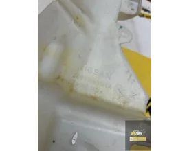 nissan-qashqai-j11-ruitensproeier-tank-reservoir-28910hv01a — foto 2