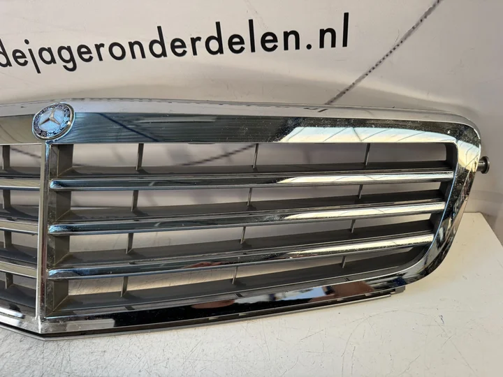 mercedes-c-klasse-gril-grille-a2048801483 — foto 3