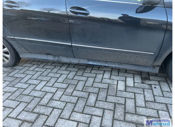 MERCEDES B KLASSE W245 zwart 191 rechts zijskirt 2005-2011