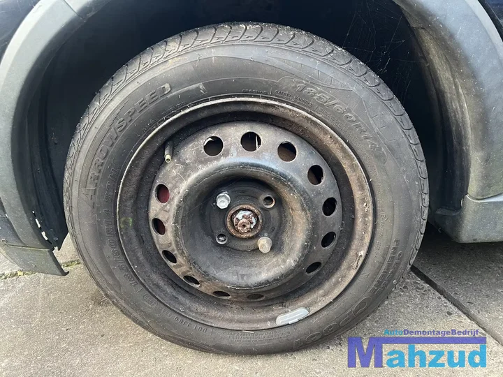 opel-corsa-c-zwart-onderdelen-demontage-20002005 — foto 16