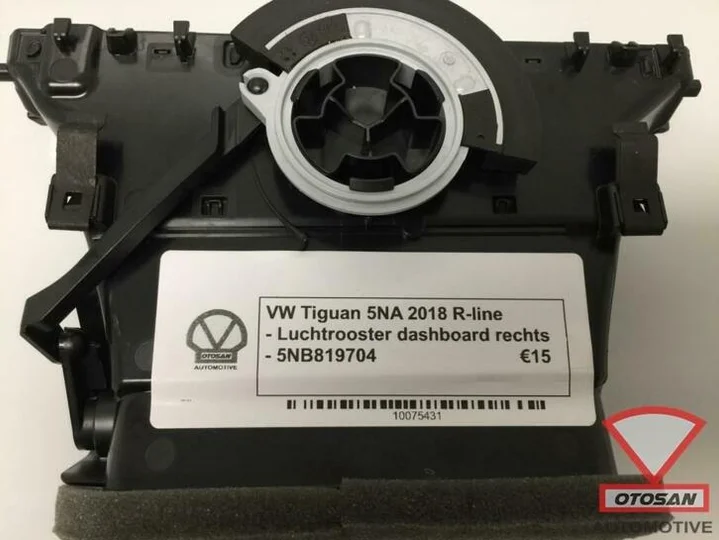 vw-tiguan-2018-luchtrooster-rechts-dashboard-5nb819704 — foto 2