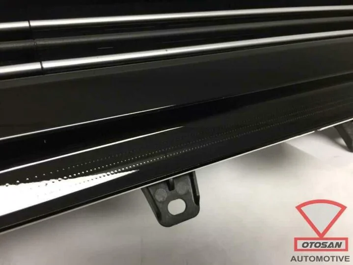 vw-touareg-2018-luchtrooster-led-rechts-dashboard-761858415 — foto 3