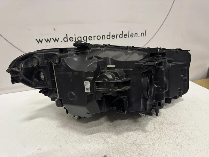 bmw-g30-g31-5-serie-led-koplamp-links-743919901 — foto 5
