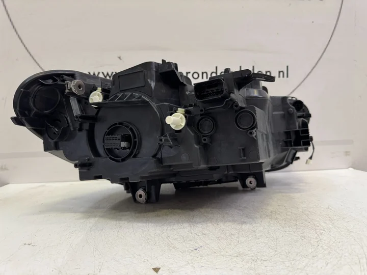 bmw-x1-f48-vol-led-koplamp-links-7428735 — foto 11