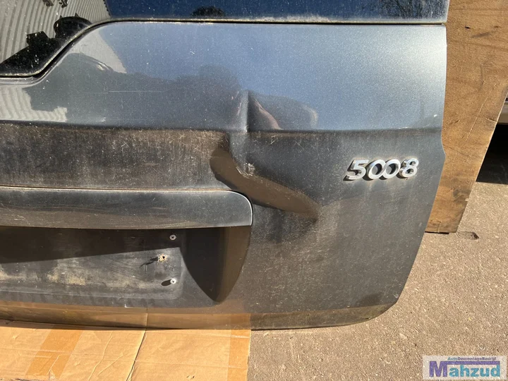 peugoet-5008-grijs-ktpd-achterklep-schade-20092016 — foto 3