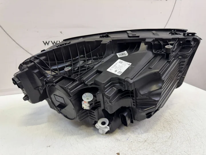 gla-w247-h247-facelift-high-performance-koplamp-a2479066107 — foto 5