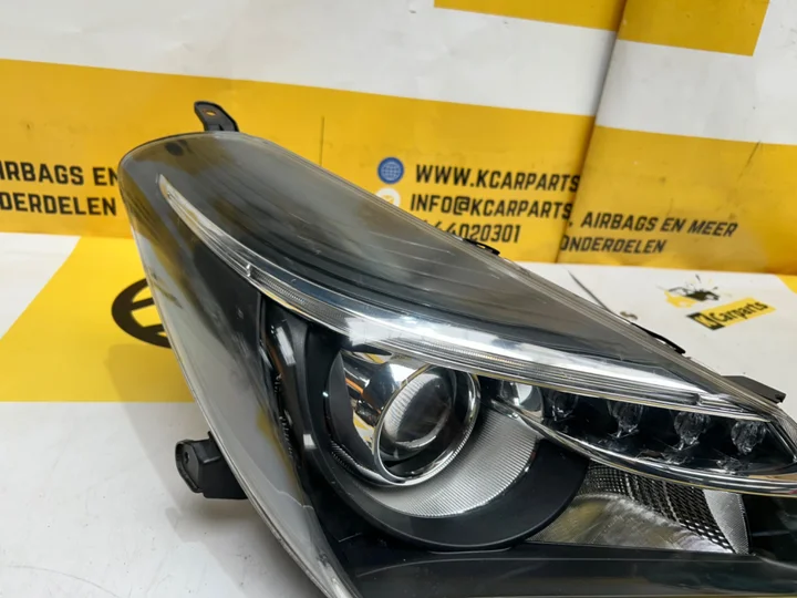 toyota-yaris-koplamp-rechts-origineel-koplamp-led — foto 4