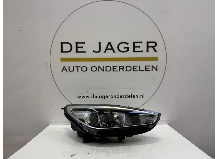 HYUNDAI I30 3 HALOGEN LED HEADLIGHT RIGHT 92102-G4020 2017-
