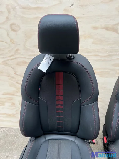 bmw-1-serie-f40-sport-interieur-zwart-leer-2019 — foto 5