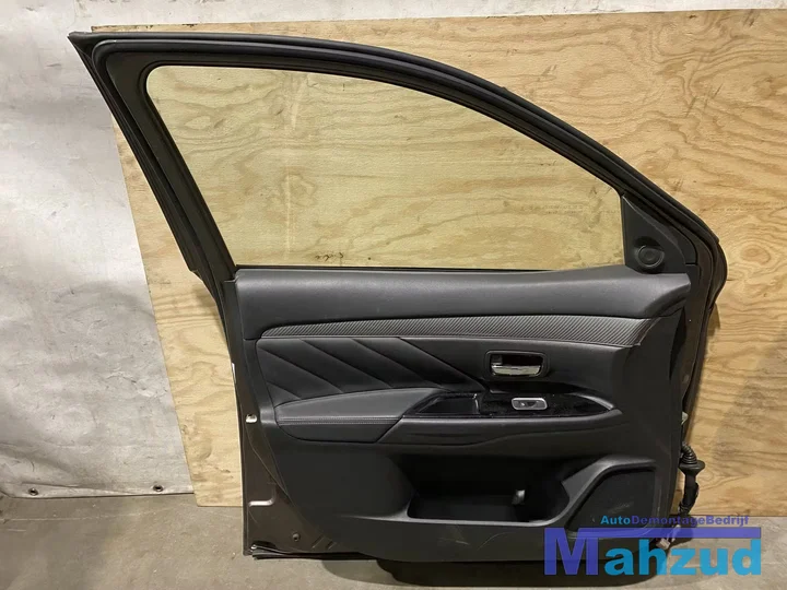 mitsubishi-outlander-phev-grijs-links-voor-deur-portier-2015 — foto 7