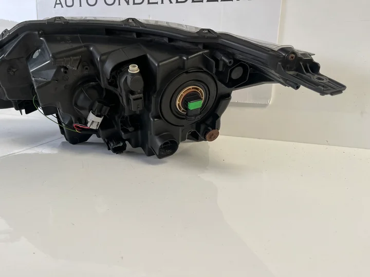 nissan-qashqai-j11-koplamp-led-rechts-10018013-beschadigd — foto 9
