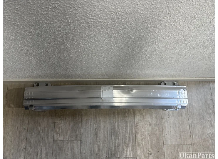 Audi E-Tron achter bumperbalk 4KE807309D 4KE807669E