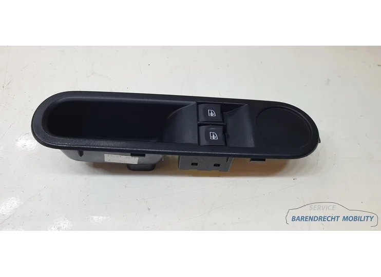 Renault Twingo III 3 raambediening schakelaar 809600758R  raamschakelaar raam schakelaar 2 knops elektrische elektrisch ramen ruit origineel nette staat gebruikt 2014 2015 2016 2017 2018 2019 2020 2021 BARENDRECHT MOBILITY SERVICE