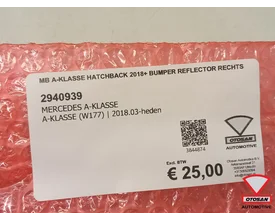mb-aklasse-hatchback-2018-bumper-reflector-rechts — foto 4