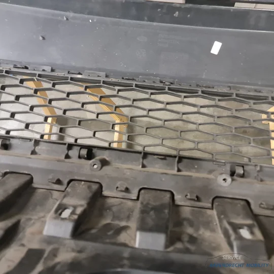 landrover-discovery-sport-voorbumper-voor-bumper-zwart-met-origineel-goede-staat-gebruikt-grill-bumpergrill-grille-2014-2015-2016-2017-2018-2019-2020-barendrecht-mobility-service — foto 36