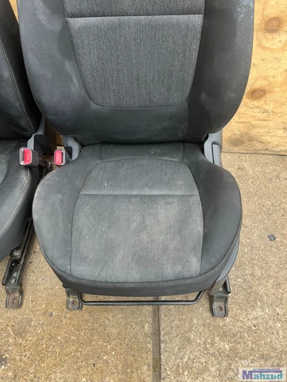 kia-picanto-2-zwart-interieur-3deurs-stoel-achterbank — foto 3