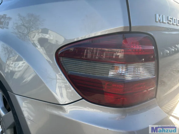 mercedes-ml-w164-links-achterlicht-donker-20052012 — foto 2
