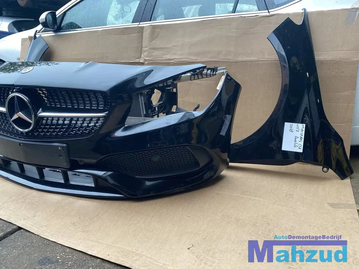 2018-mercedes-cla-w117-facelift-voorkop-voorbumper-zwart — foto 5
