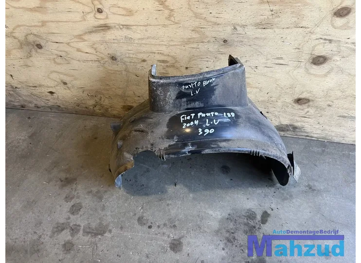 FIAT PUNTO 2 188 Links voor modderkuip wielkuip 2002-2005