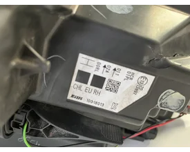 nissan-qashqai-j11-koplamp-led-rechts-10018013-beschadigd — foto 12