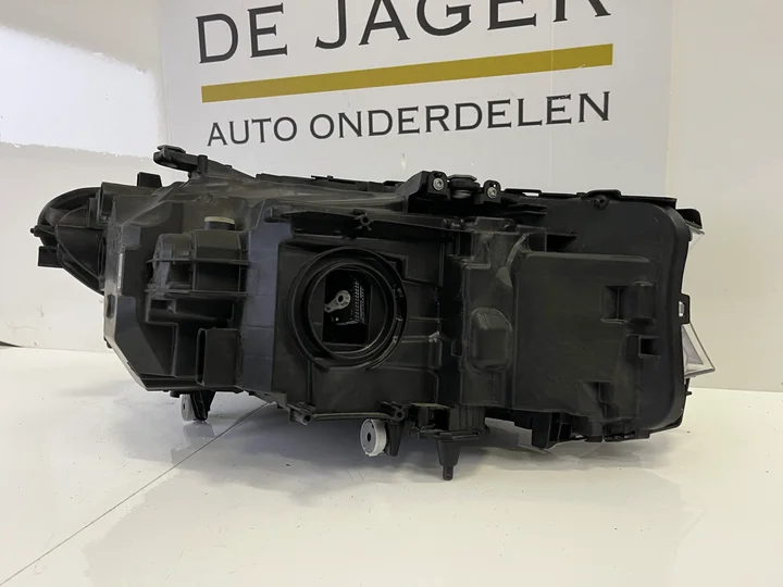 bmw-g30-g31-5-serie-vol-led-koplamp-rechts-849911501 — foto 4