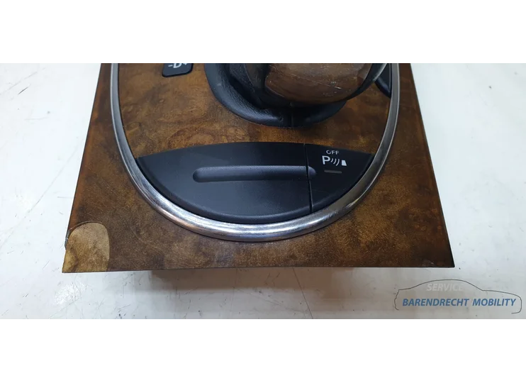 mercedes-w211-s211-e-klasse-elegance-pook-knop-pookknop-a2112671110-zwart-bruin-houten-inleg-origineel-nette-staat-gebruikt-versnellingspookknop-schakelpookknop-schakelen-2002-2003-2004-2005-2006-2007-2008-2009-barendrecht-mobility-service