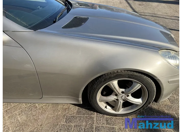 MERCEDES SLK R171 Bruin C723 rechts voorscherm 2005-2011