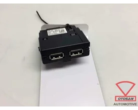 vw-touareg-2018-vag-usb-hub-aansluiting-achter-5q0035726l