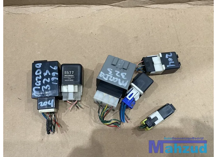 MAZDA 323 F Diverse RELAIS deur vergrendelingrelais