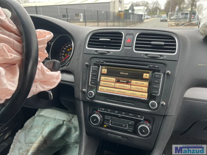 golf-6-interieur-losse-delen-schakelaar-stuur-radio-rooster — foto 5