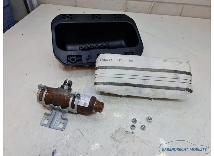 Ford Focus III MK3 dashboard airbag passagiersairbag passagier rechts R RHD 617457600B