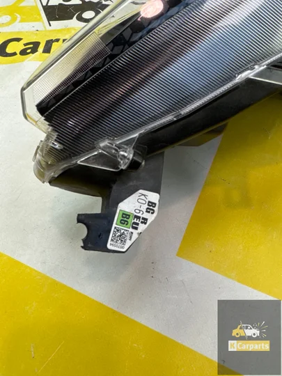 koplamp-toyota-yaris-k06eu-rechts-led-origineel-koplamp — foto 3