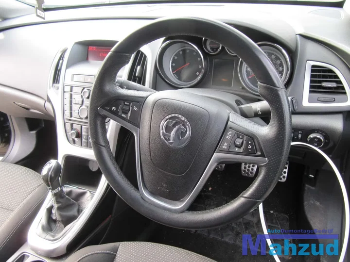 opel-astra-j-compleet-interieur-5-deurs-zwart — foto 6
