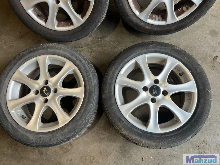 daihatsu-sirion-2-velgen-4x100-541-15-inch — foto 2