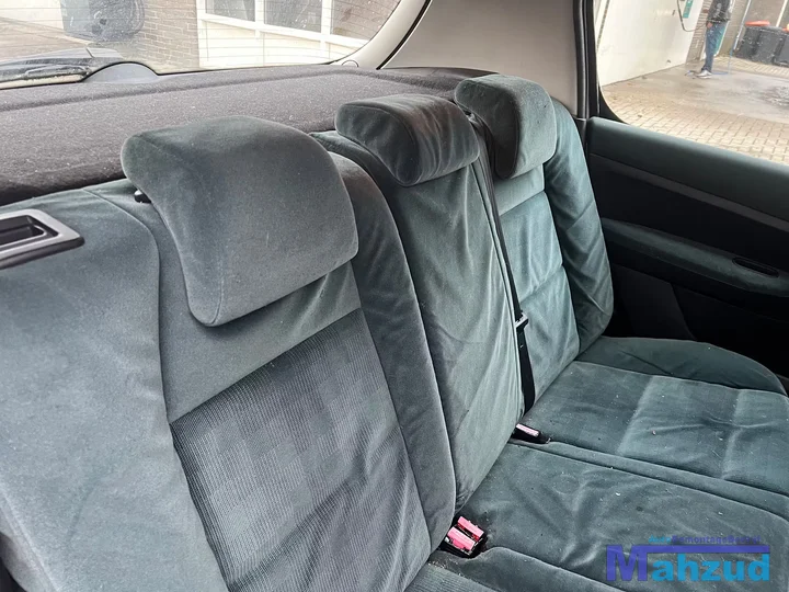 peugeot-307-hatchback-groen-interieur-stoel-achterbank