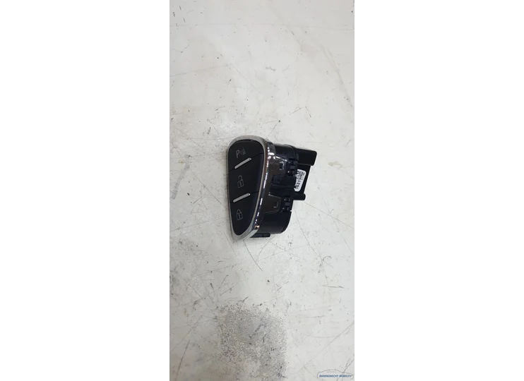 Central locking PDC switch Opel Corsa E 39031631 original used 2014 / 2019