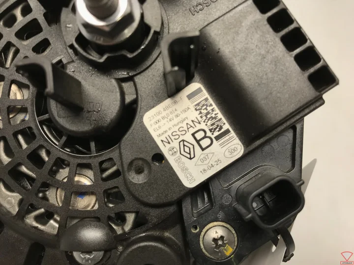 renault-megane-2018-nissan-dynamo-150a-231004be0b — foto 2